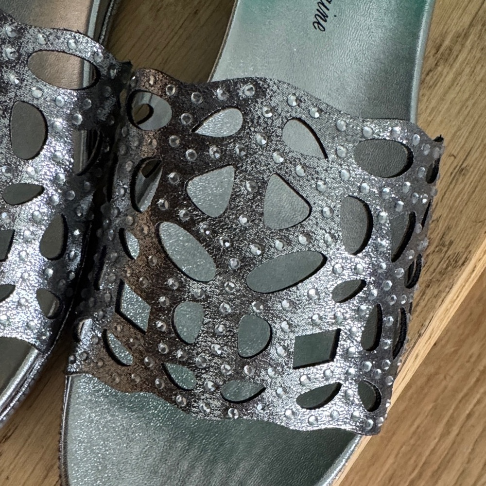 Lauren Lorraine Metallic Silver Mules - Picture 3 of 8